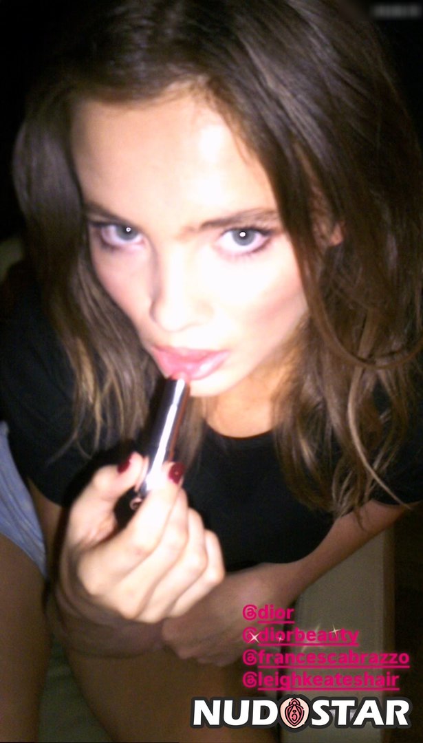 Freya Allan Leaked Photo 5