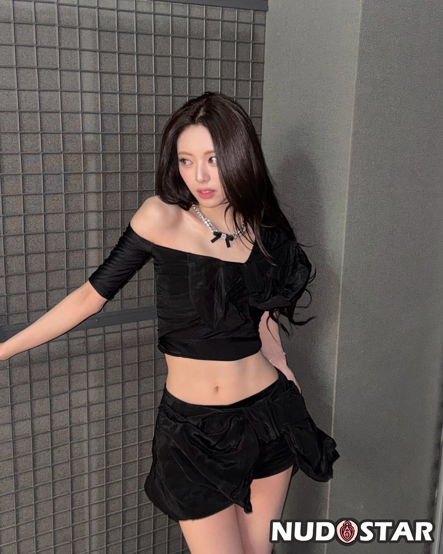 Itzy All in Us Leaked Photo 8