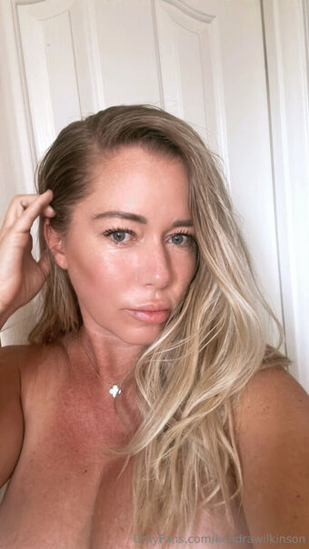 Kendra Wilkinson Nude Leaks OnlyFans Photo 72