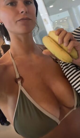 Laura Petard Nude Leaks OnlyFans Photo 65