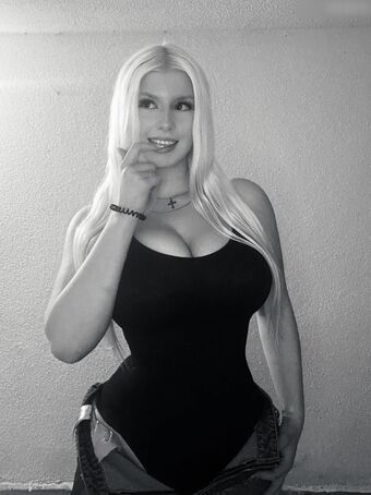 Laura.z57 Nude Leaks OnlyFans Photo 31