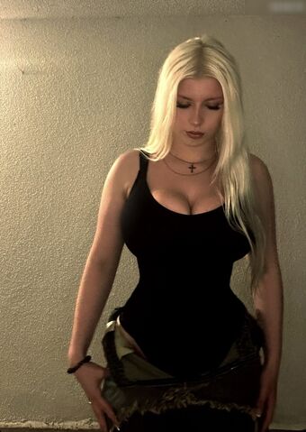 Laura.z57 Nude Leaks OnlyFans Photo 29