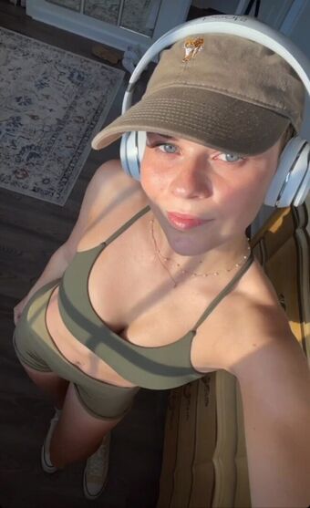 Maria Comstock Nude Leaks OnlyFans Photo 4