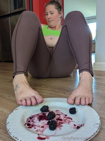 mplfeet Nude Leaks OnlyFans Photo 22