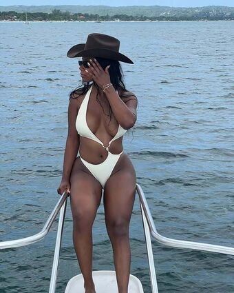 Ashley Cunningham Nude Leaks OnlyFans Photo 1