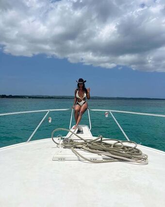 Ashley Cunningham Nude Leaks OnlyFans Photo 9