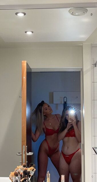 Chloe Burns Nude Leaks OnlyFans Photo 58