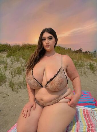 Lizzybbeauty Nude Leaks OnlyFans Photo 9