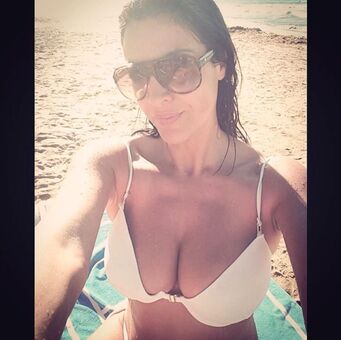 Tuğba Ekinci Nude Leaks OnlyFans Photo 5