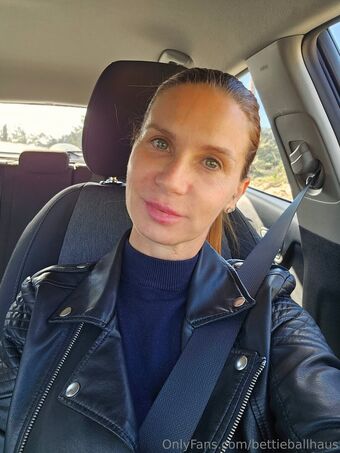 bettieballhaus Nude Leaks OnlyFans Photo 36