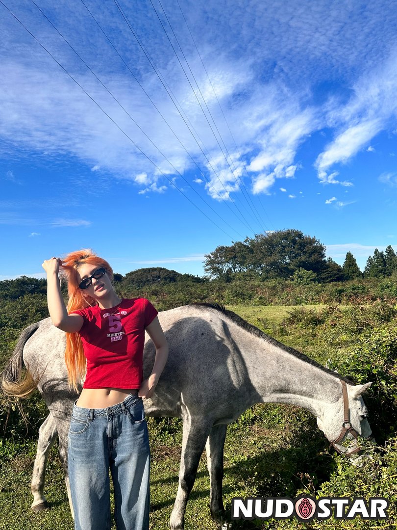 Jeon_Somi Leaked Photo 8