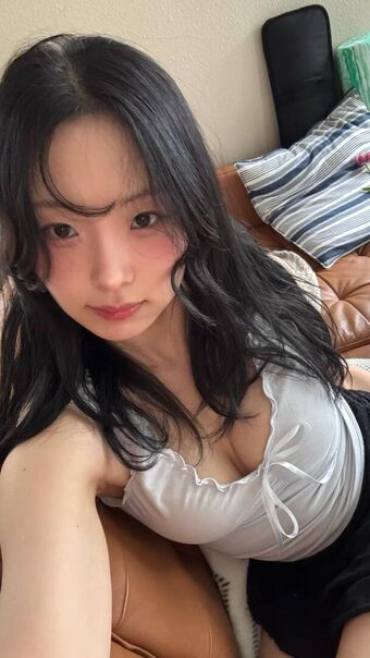 Kong Nude Leaks OnlyFans Photo 2