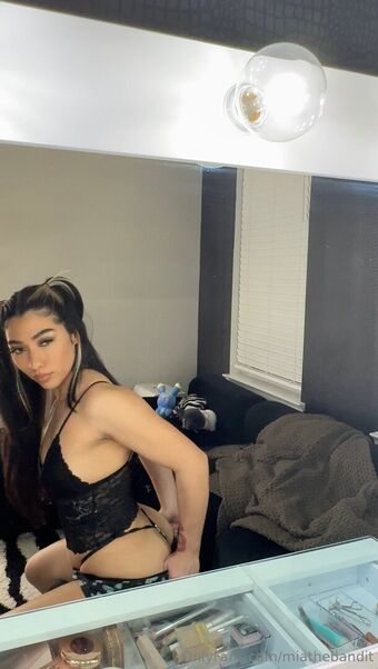 miathebandit Nude Leaks OnlyFans Photo 9