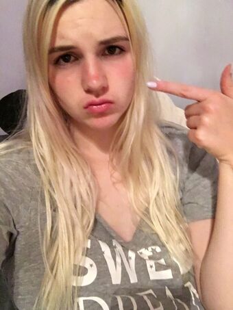 Sarah Z Nude Leaks OnlyFans Photo 67