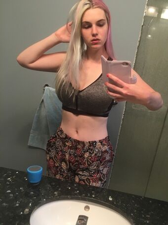 Sarah Z Nude Leaks OnlyFans Photo 65