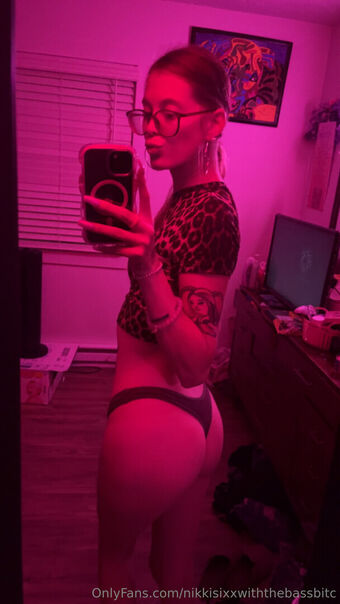 nikkisixxwiththebassbitc Nude Leaks OnlyFans Photo 11