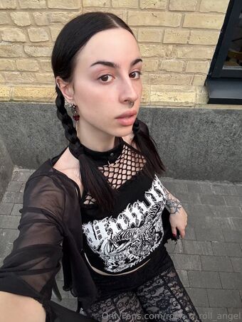 rock_n_roll_angel Nude Leaks OnlyFans Photo 29