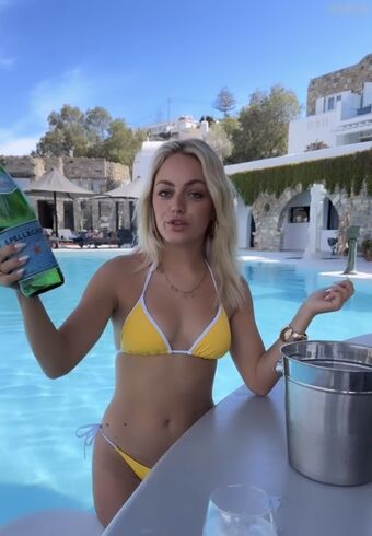 Anuschka van Lent Nude Leaks OnlyFans Photo 18