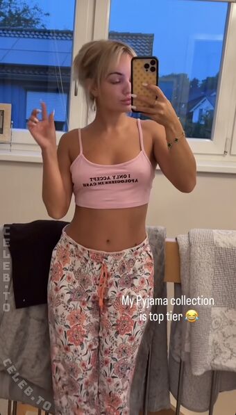 Anuschka van Lent Nude Leaks OnlyFans Photo 25