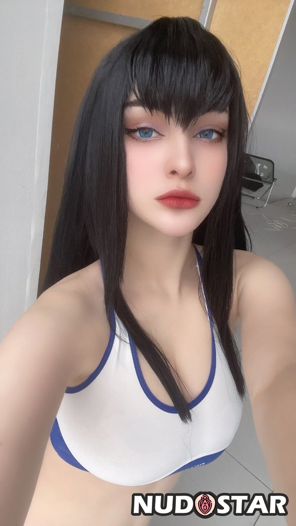 Hologana Leaked Photo 3