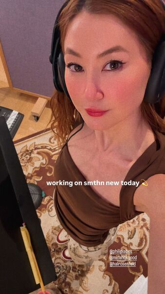 Kimiko Glenn Nude Leaks OnlyFans Photo 94