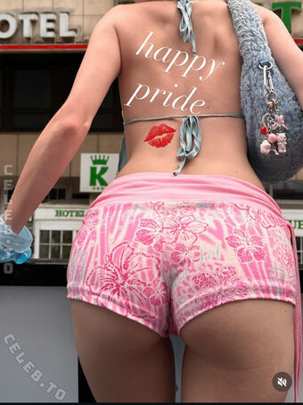 Valentina Vapaux Nude Leaks OnlyFans Photo 34