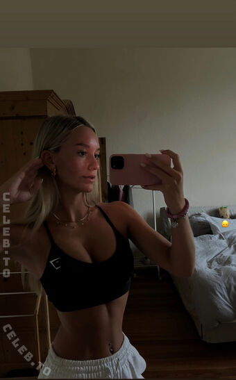 Zarah Ellen Nude Leaks OnlyFans Photo 17