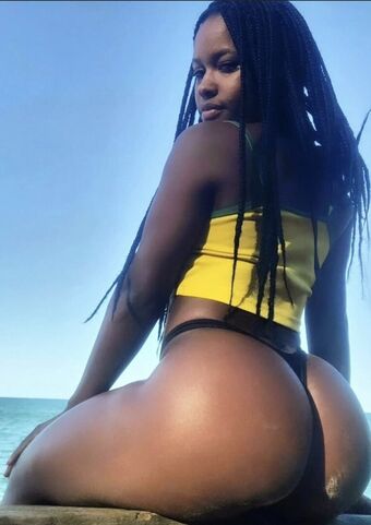 Afrolatina Nude Leaks OnlyFans Photo 123