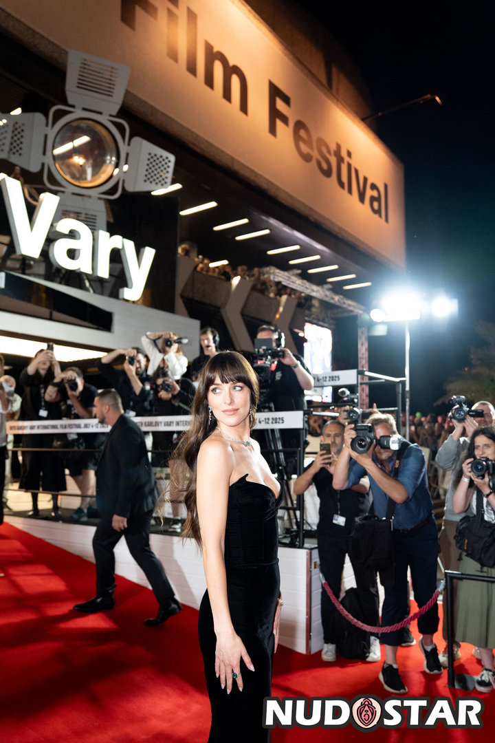 Dakota_Johnson Leaked Photo 3