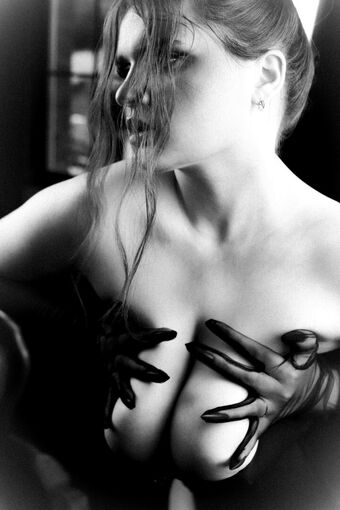 kuvalda Nude Leaks OnlyFans Photo 9